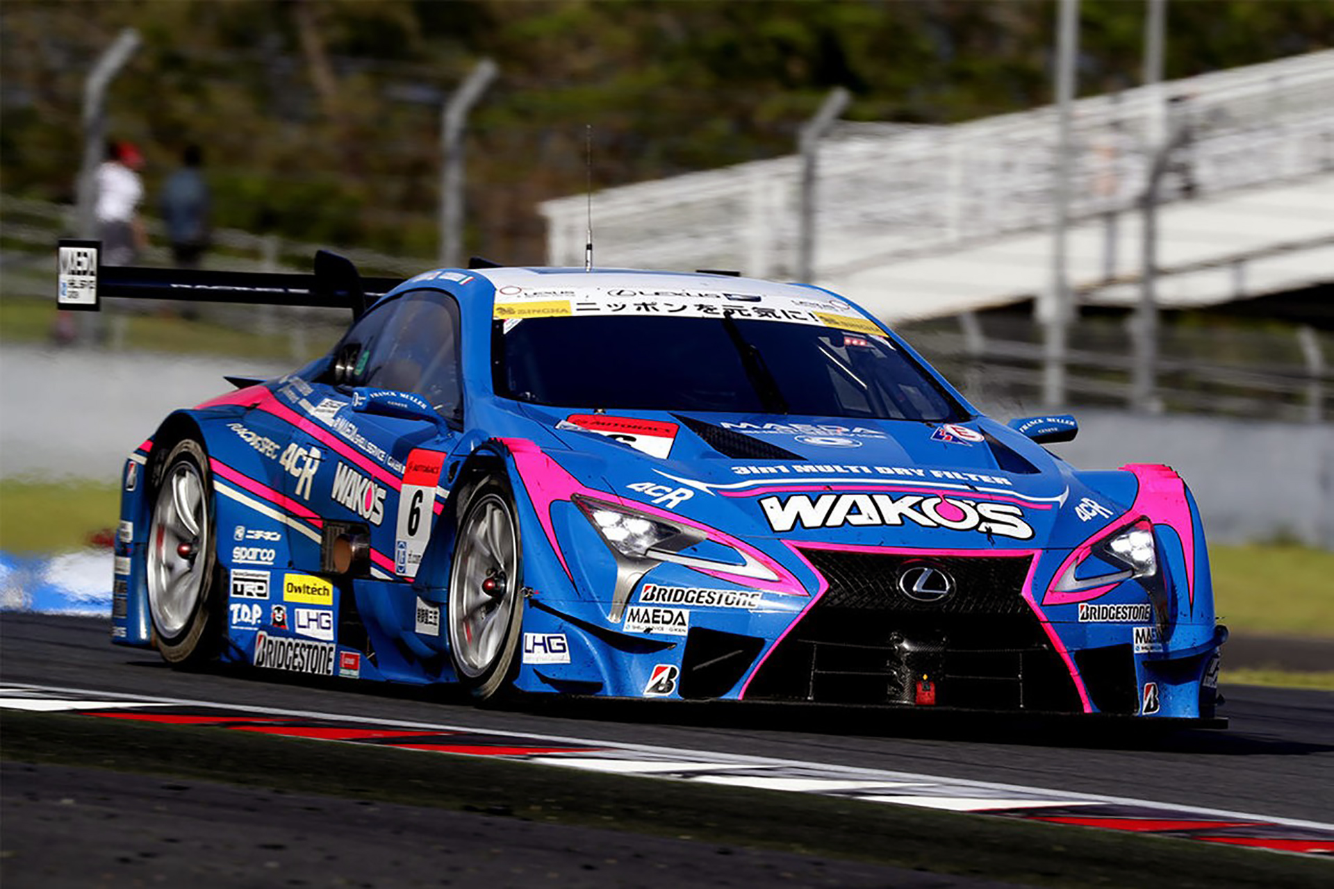 Lexus LC zawłaszcza podium na torze Fuji
