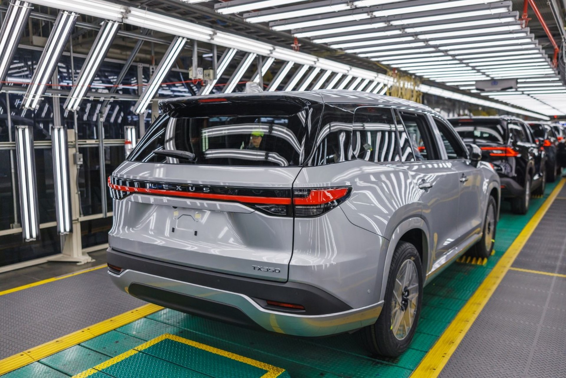 Lexus - ruazła produkcja modelu TX w fabryce za 803 miliony dolarów