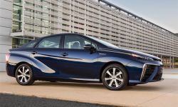 2016_Toyota_Fuel_Cell_Vehicle_004.jpg