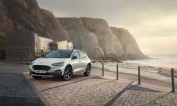 FORD_2018_FOCUS_ACTIVE__04.jpg