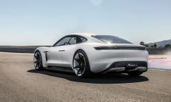 Porsche ogłasza nazwę wersji seryjnej