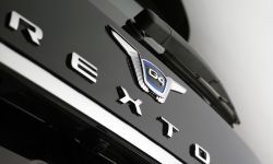 G4 Rexton_Emblem, Logo.jpg