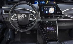 2016_Toyota_Fuel_Cell_Vehicle_011.jpg
