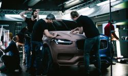 173014_volvo_cars_honours_diverse_workforce_in_new_xc60_campaign_behind_the.jpg