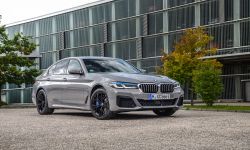 P90395436_highRes_the-new-bmw-545e-xdr.jpg