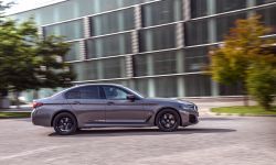 P90395485_highRes_the-new-bmw-545e-xdr.jpg