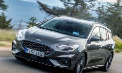 FORD_2019_FOCUS_ST_Wagon_Magnetic_11-LOW.jpg