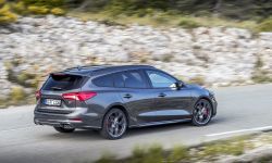 FORD_2019_FOCUS_ST_Wagon_Magnetic_25.jpg