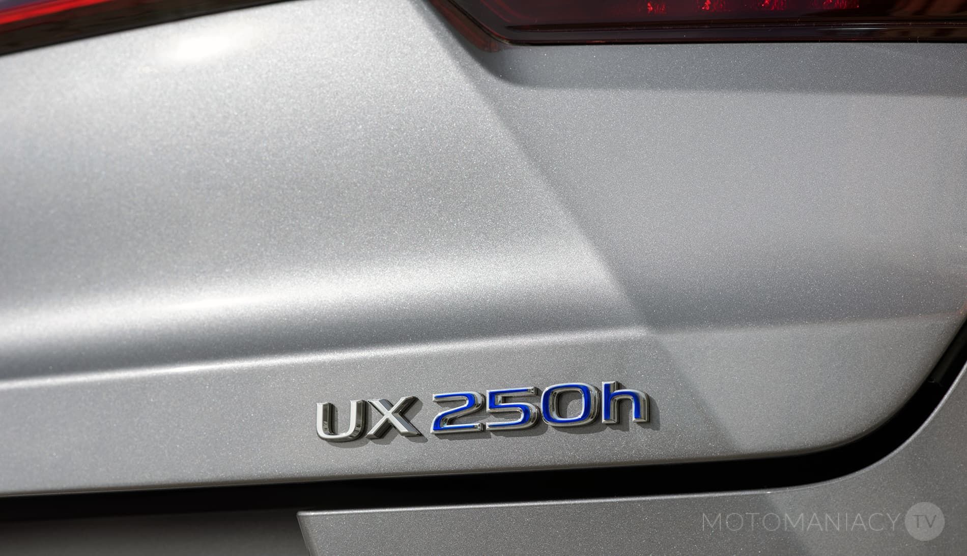 LEXUS UX 250h napęd hybrydowy czwartej generacji