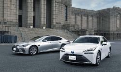 Toyota Mirai i Lexus LS z nowatorską technologią Advanced Drive