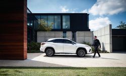 Lexus świętuje sprzedaż pół miliona SUV-ów na europejskim rynku
