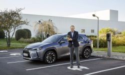Elektryczny Lexus UX z nagrodą od niemieckiej prasy