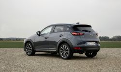 2021-Mazda-CX-3_Polymetal-Grey_Statyka_4.jpg
