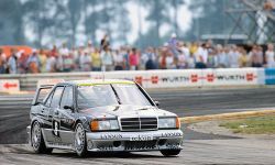 30 lat temu debiutował Mercedes-Benz 190 E 2.5-16 Evolution II
