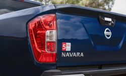 Nissan Navara Double Cab Blue - Rear lights-source.jpg