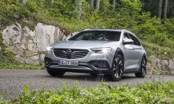 Opel-Insignia-Country-Tourer-500152_4.jpg