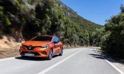 21227137_2019_-_new_renault_clio_test_drive_in_portugal.jpg