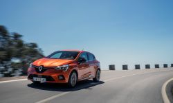 21227142_2019_-_new_renault_clio_test_drive_in_portugal.jpg