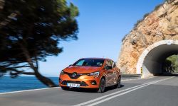 21227143_2019_-_new_renault_clio_test_drive_in_portugal.jpg