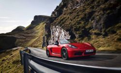 Nowe Porsche 718 T - zredukowane do maksymalnej przyjemności z jazdy