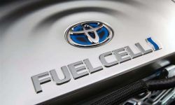 2016_Toyota_Fuel_Cell_Vehicle_016.jpg