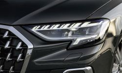 Wyostrzony design i innowacyjne rozwiązania - udoskonalone Audi A8
