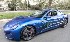 00_C.Tavares CEO Stellantis - Maserati GranTurismo Folgore Proto.jpg