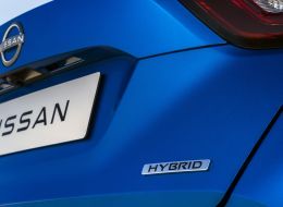 Nissan_Juke_Hybrid_Blue_detail 05.JPG-source.jpg