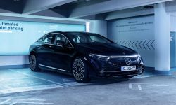 Światowa premiera: system parkowania bez kierowcy firm Bosch i Mercedes-Benz