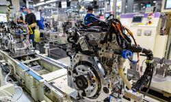 Toyota uruchamia drugą linię produkcyjną silnika 1.5 do hybrydowego Yarisa i Yarisa