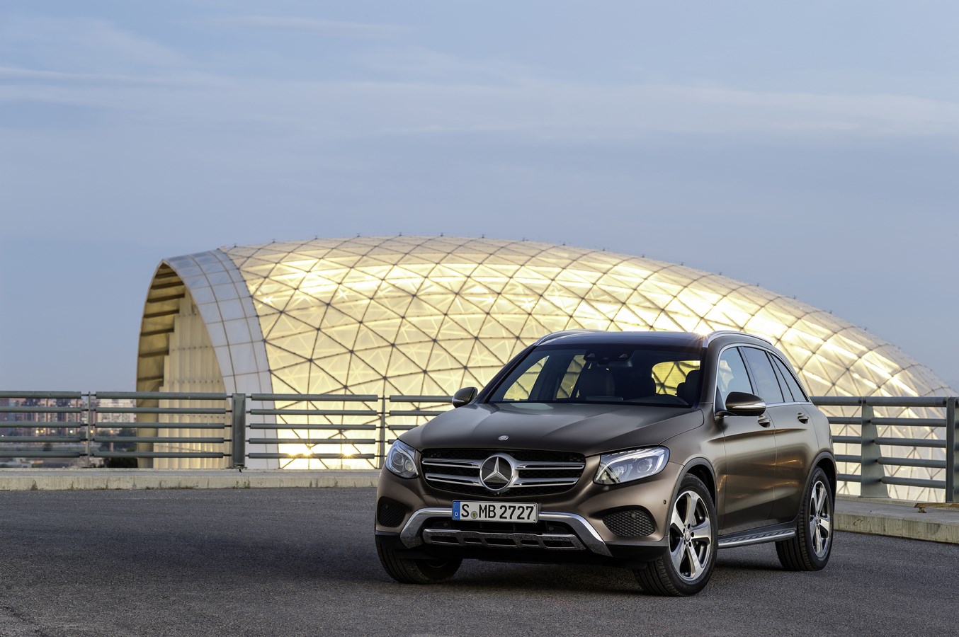 Mercedes-Benz wprowadza nowe interaktywne narzędzia pomagające w wyborze formy finansowania