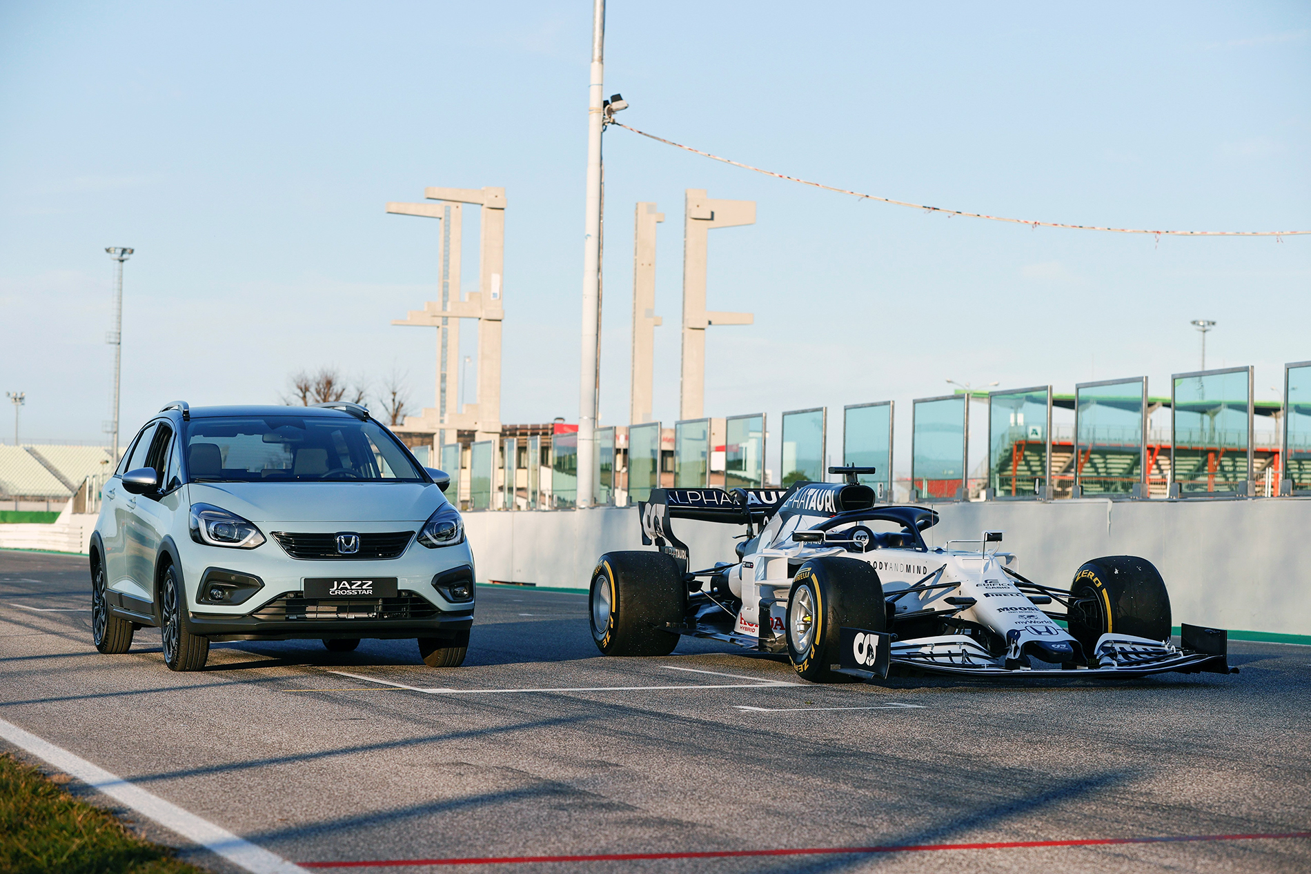Nowa Honda Jazz inspirowana doświadczeniami technologii hybrydowej w Formule 1