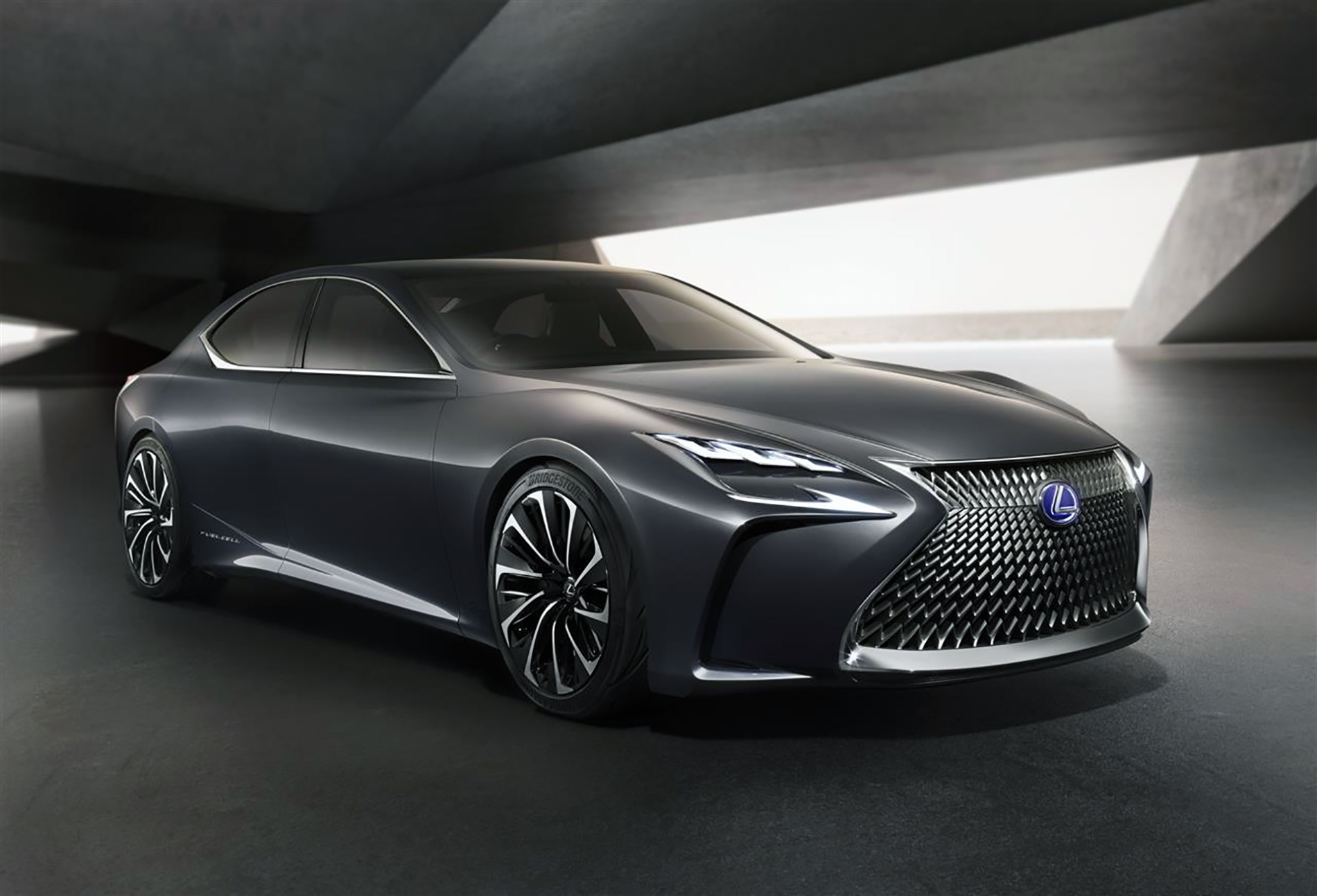 Lata 2021 i 2022 będą należały do Lexusa?