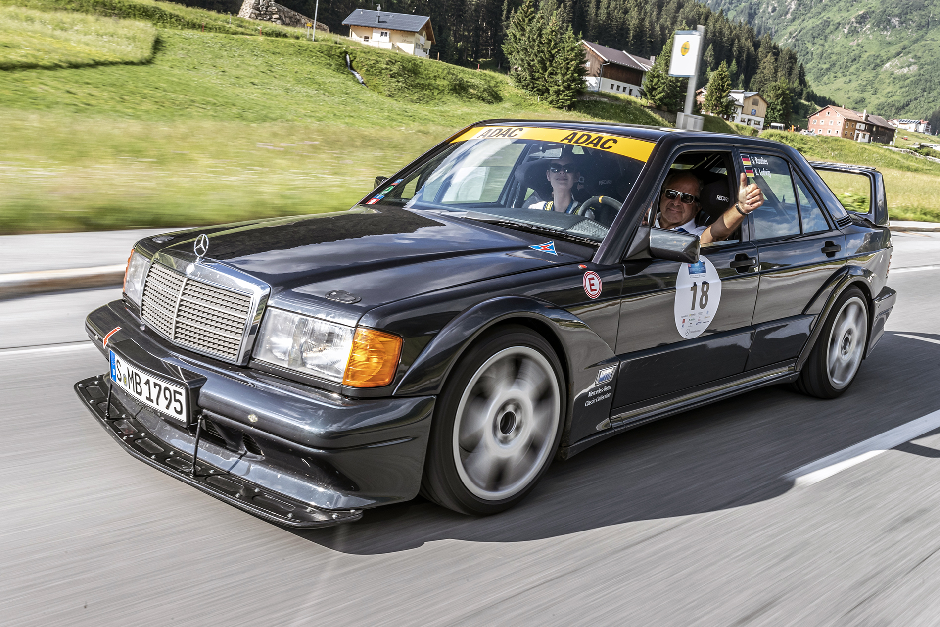 30 lat temu debiutował Mercedes-Benz 190 E 2.5-16 Evolution II