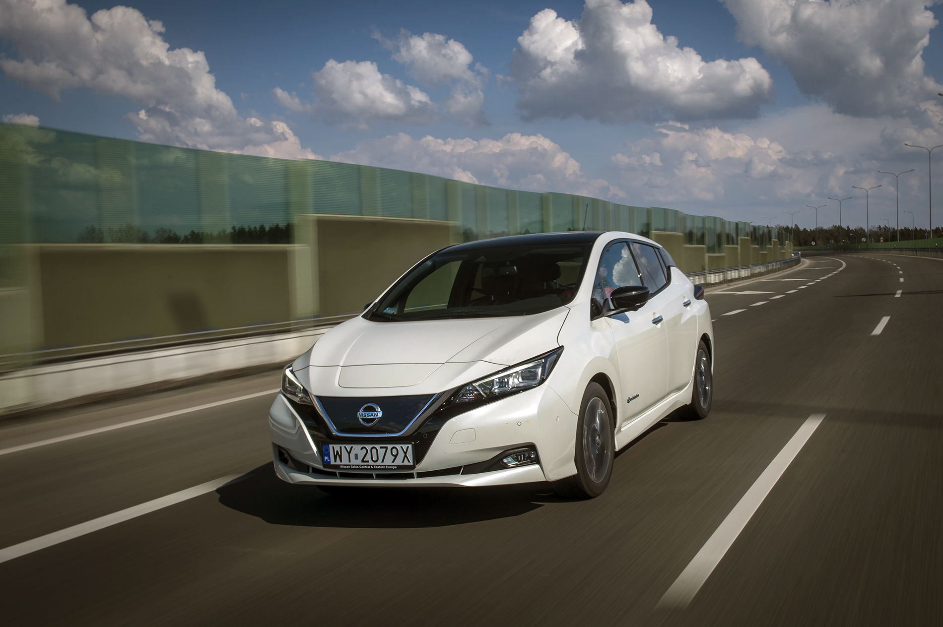 Nissan ponownie numerem 1 na rynku samochodów elektrycznych w Polsce