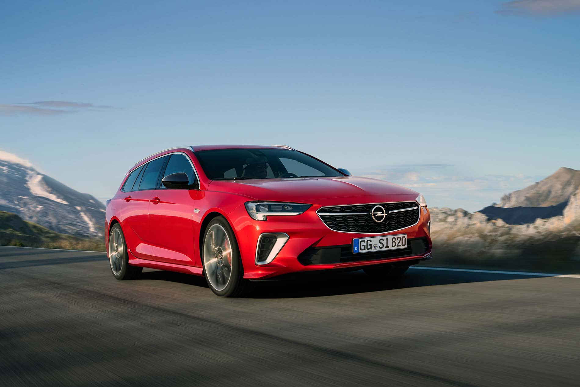 Opel przyjmuje zamówienia na nową Insignię od 123300 zł