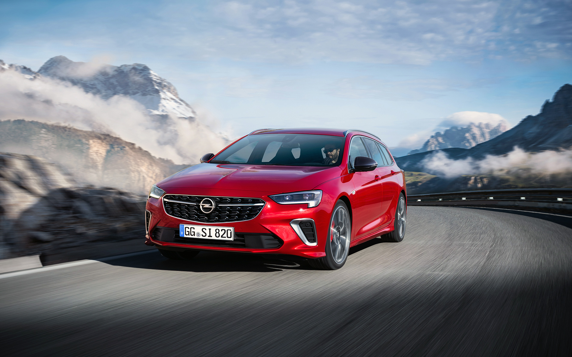 Opel - nowe silniki w modelu Insignia