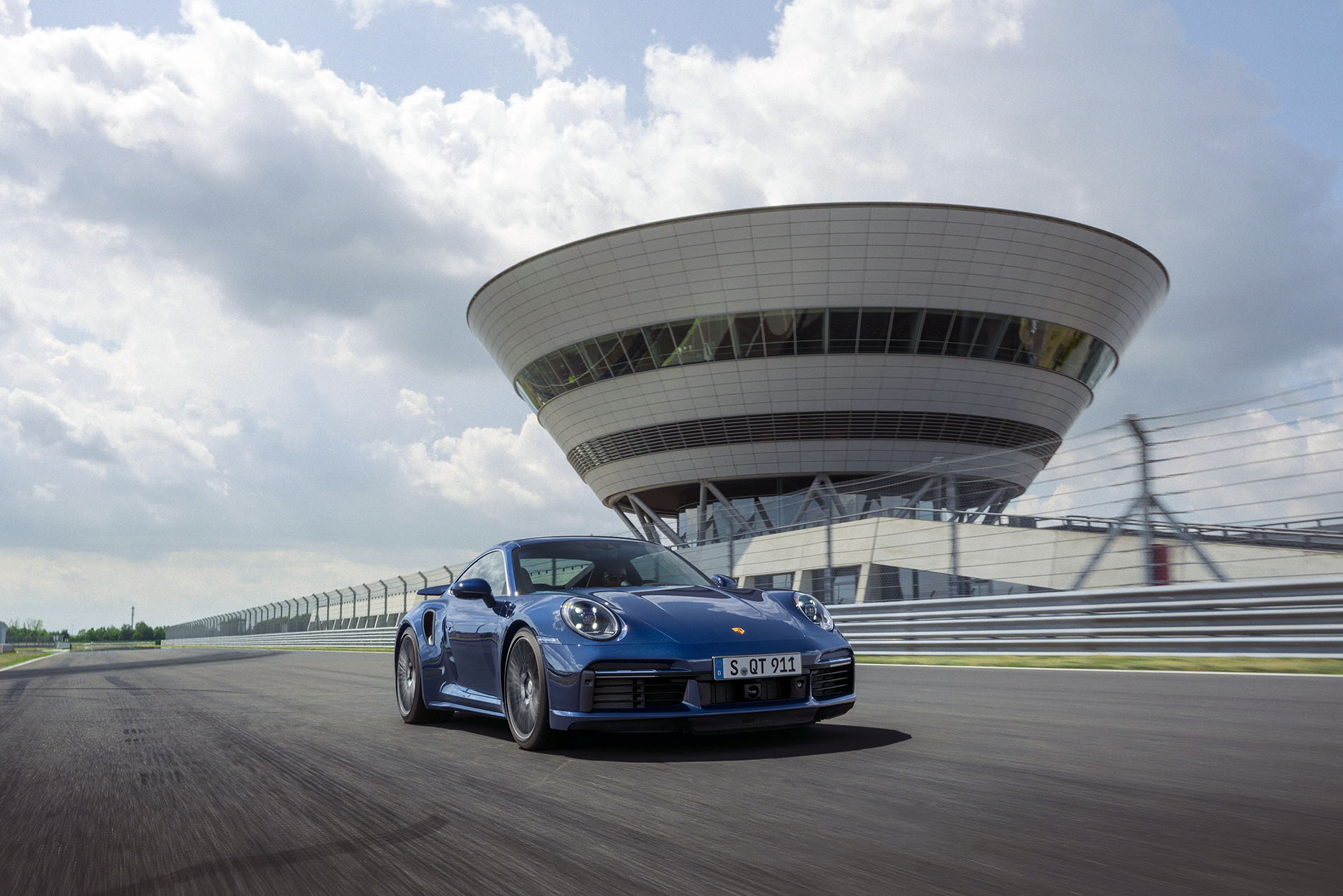 Wzorzec od 45 lat: Porsche 911 Turbo